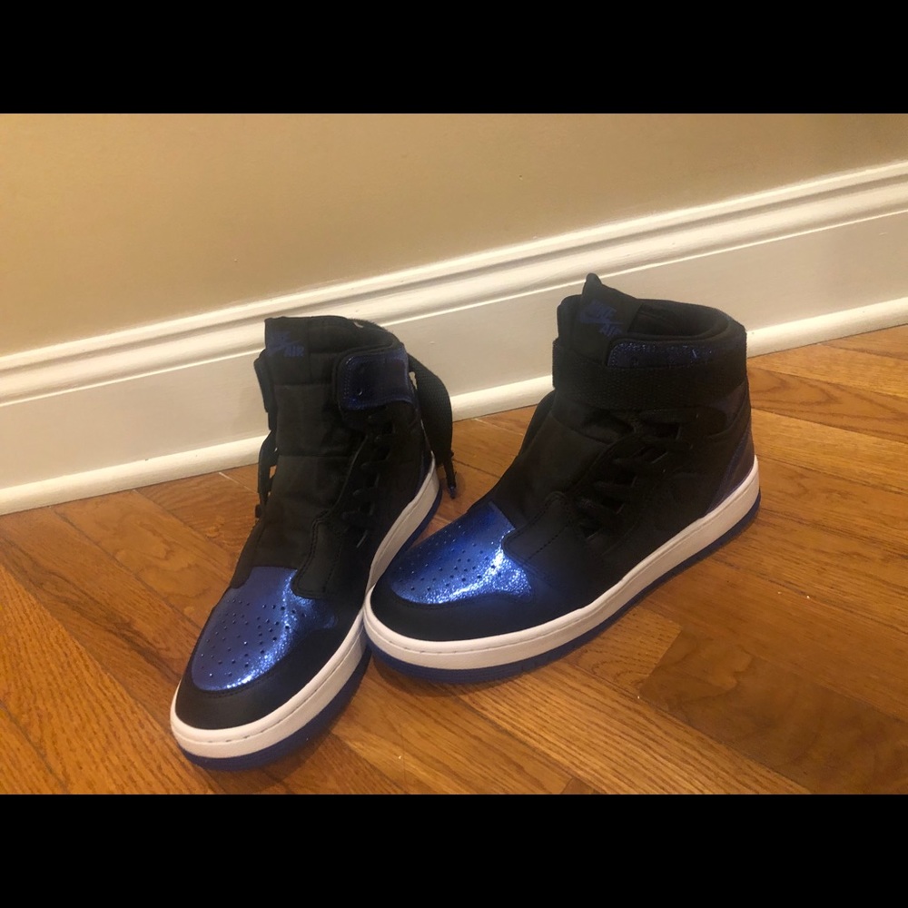 Women Nike Retro Jordan 1’s black, blue metallic